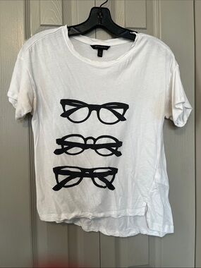 7/$20 Banana Republic White Short-Sleeve Tee with Black Glasses Print